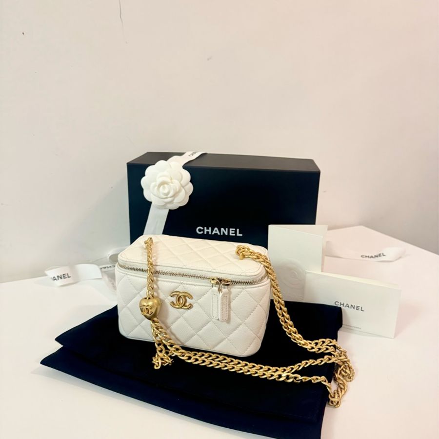 Chanel 24P 長盒子 心形調節扣 化妝包 包包-0