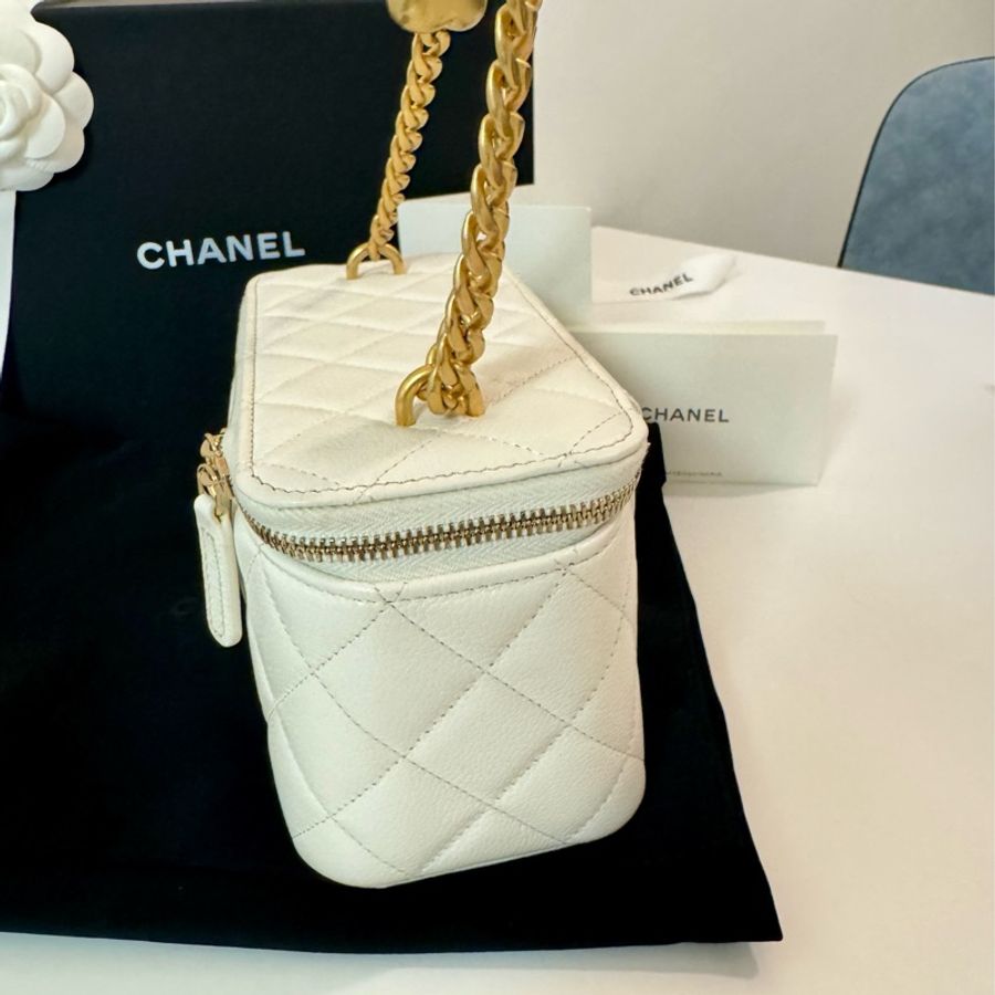 Chanel 24P 長盒子 心形調節扣 化妝包 包包-4