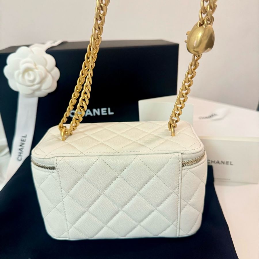 Chanel 24P 長盒子 心形調節扣 化妝包 包包-7