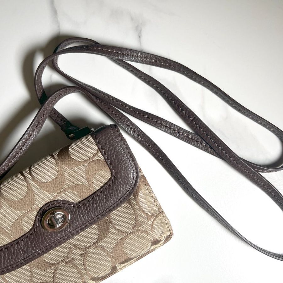 RARE TO GO 中古全新 | Coach啡色老花單肩斜背斜孭包卡片袋-1