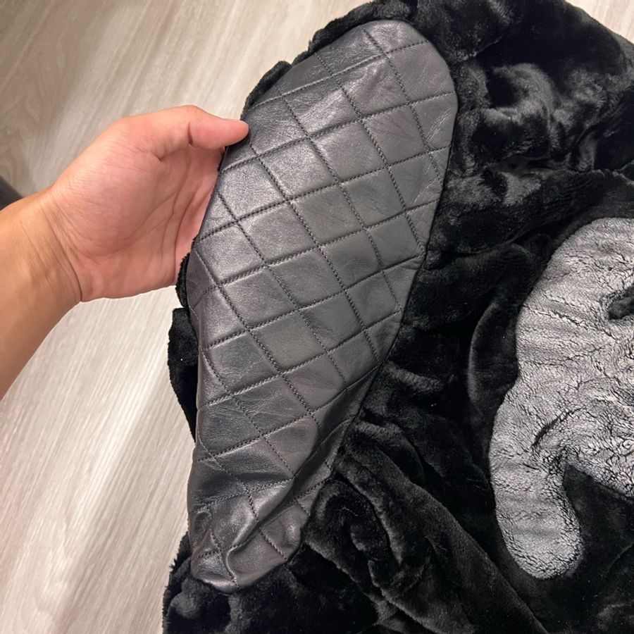 CHANEL 香奈兒   限量秀款兔毛兩用鏈帶包 可以斜背 手提 肩背都非常時髦🤎-8