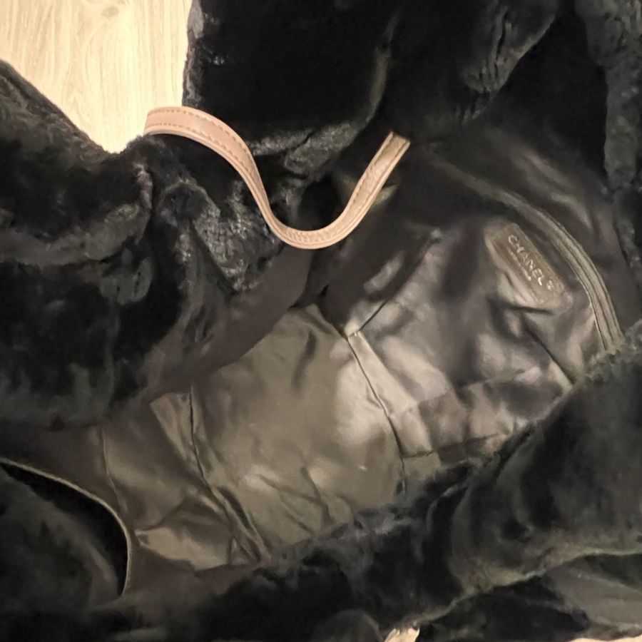 CHANEL 香奈兒   限量秀款兔毛兩用鏈帶包 可以斜背 手提 肩背都非常時髦🤎-11
