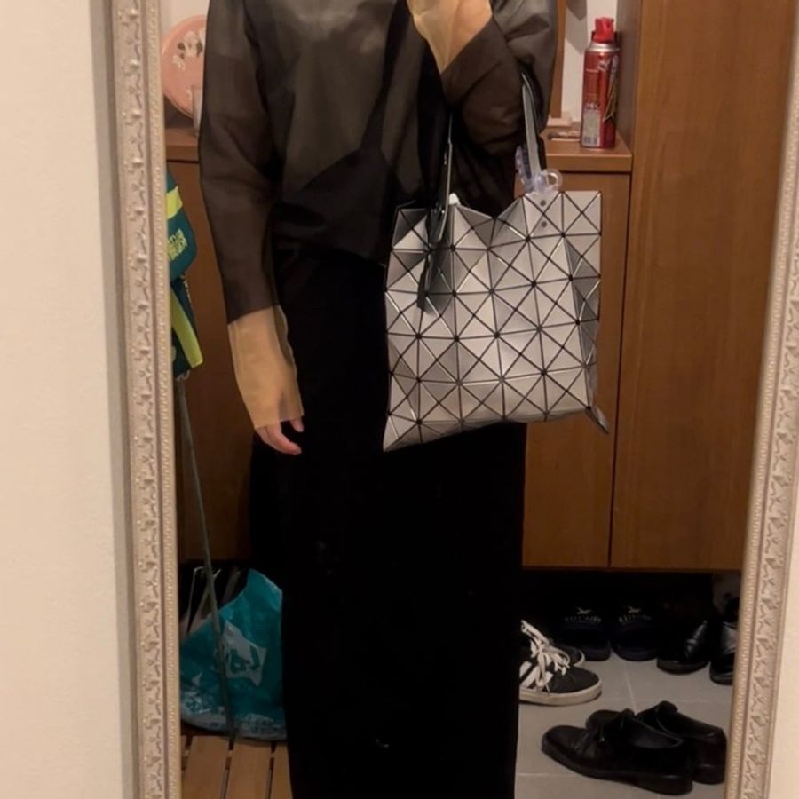 全新 未拆 ISSEY MIYAKE 三宅一生 BAOBAO 10x10光澤感亮面肩背包-3