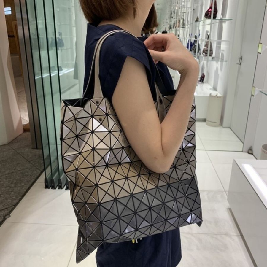 全新 未拆 ISSEY MIYAKE 三宅一生 BAOBAO 10x10光澤感亮面肩背包-4