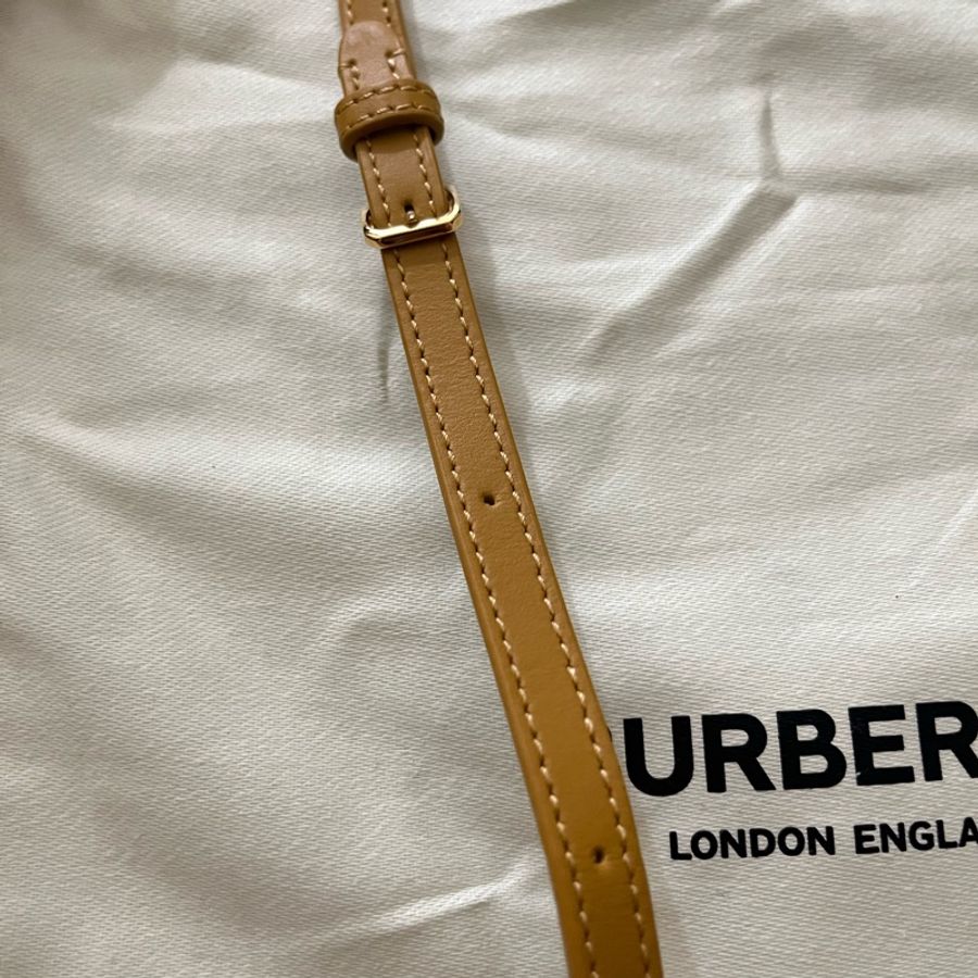 Burberry 芥末黃全牛皮Woc-18