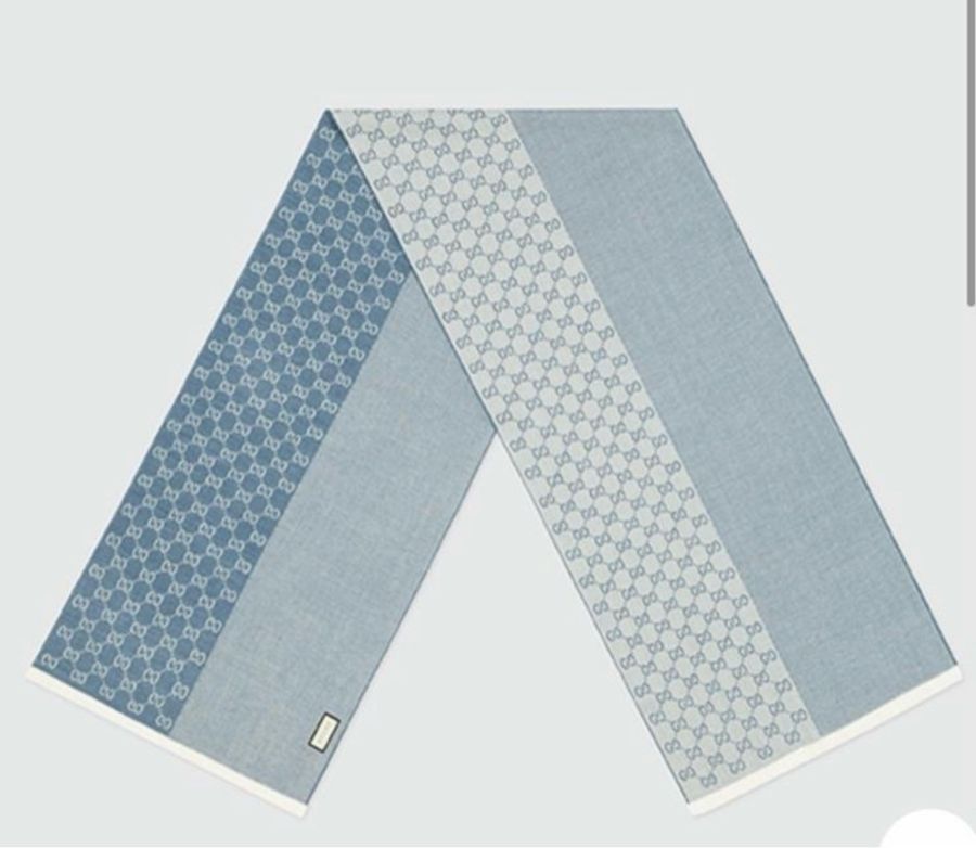 Gucci全新連吊牌連盒淺藍拼牛仔藍羊毛圍巾頸巾Scarf-4