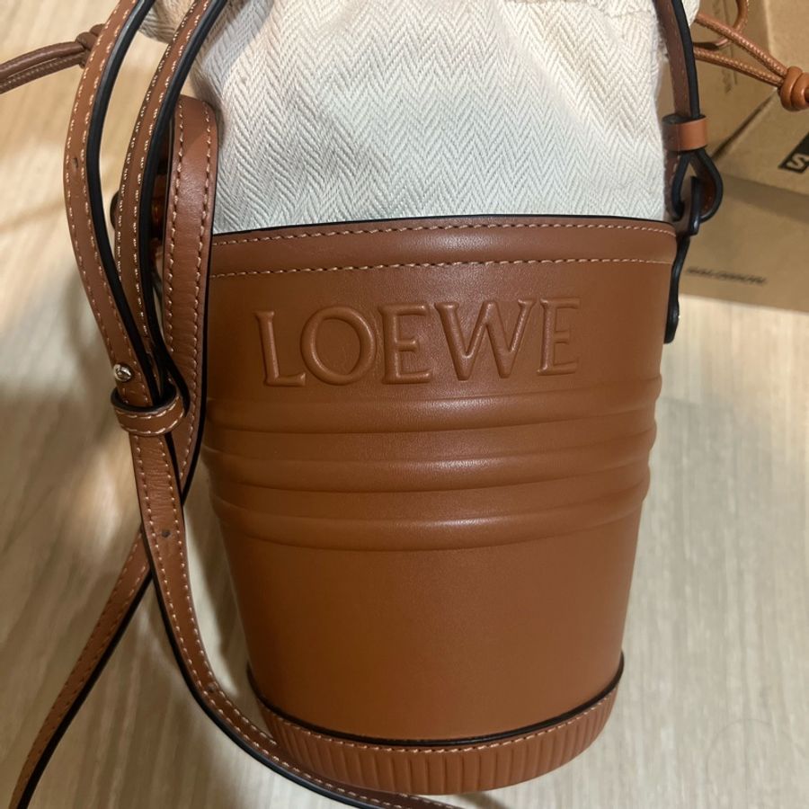 LOEWE水桶包-1