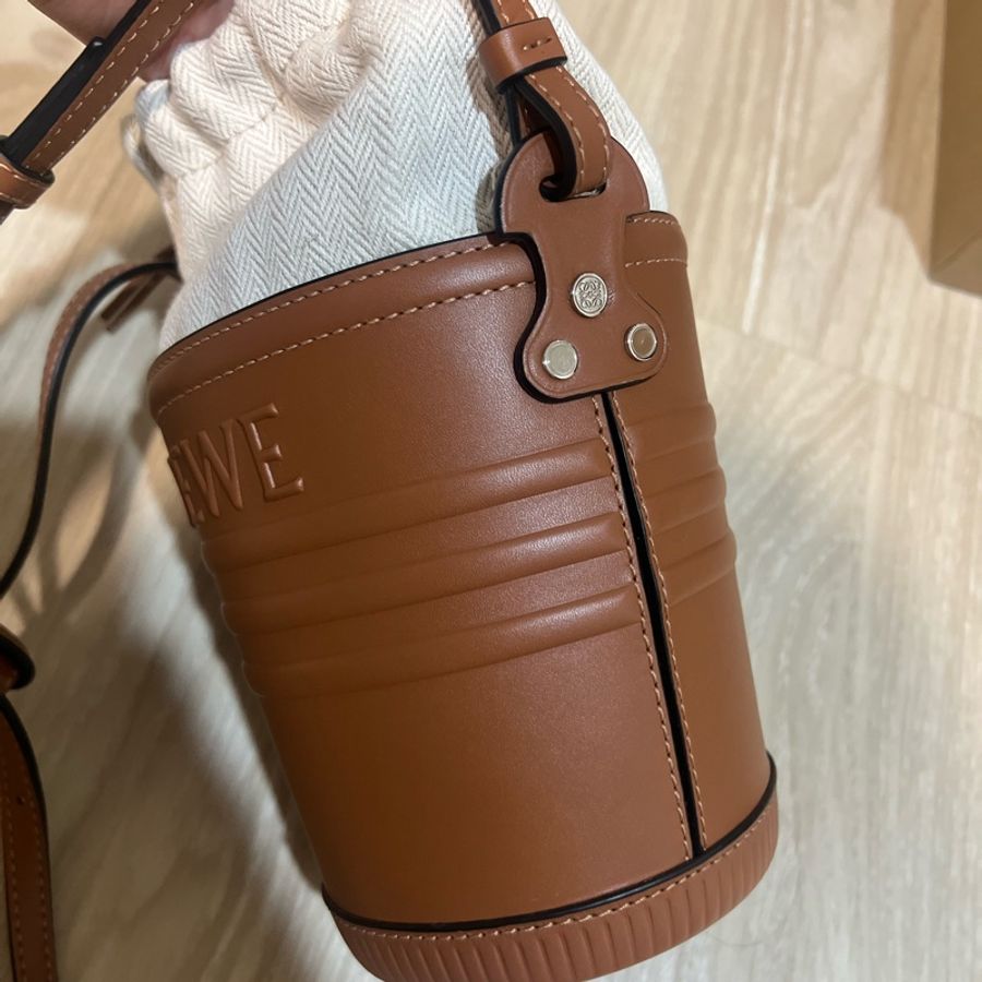 LOEWE水桶包-3