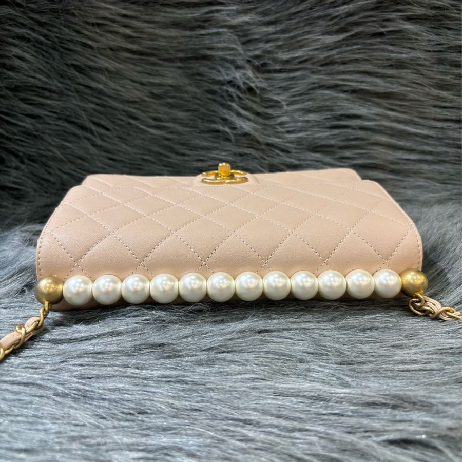Chanel AS0585 Quilted Flap LOGO WOC 奶茶皮 杏色 小牛皮 珍珠 金鍊 肩背包 斜背包 鍊子包 鏈帶包-10