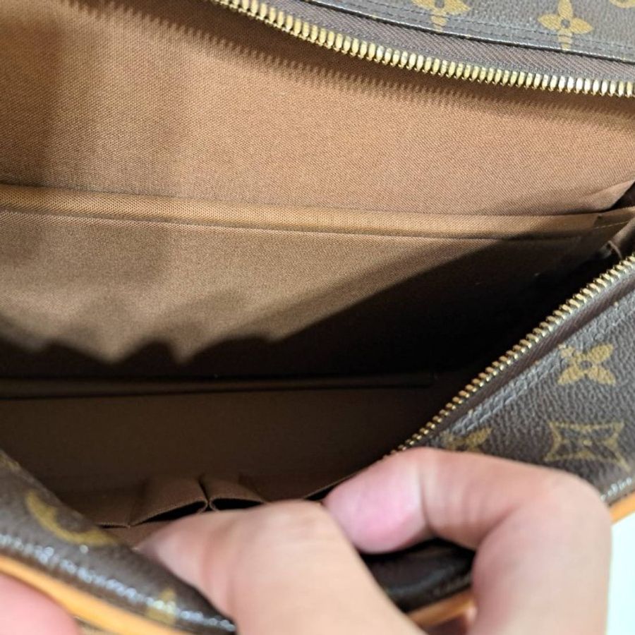 LV旅行公事兩用包-11