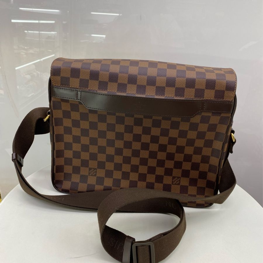 Louis Vuitton Shelton MM-7