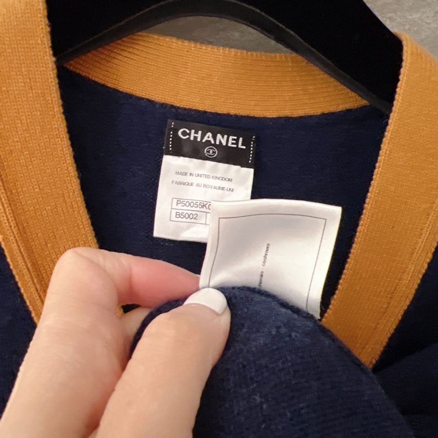Chanel 藍色cashmere 土黃邊 獅子扣 中版針織罩衫-3