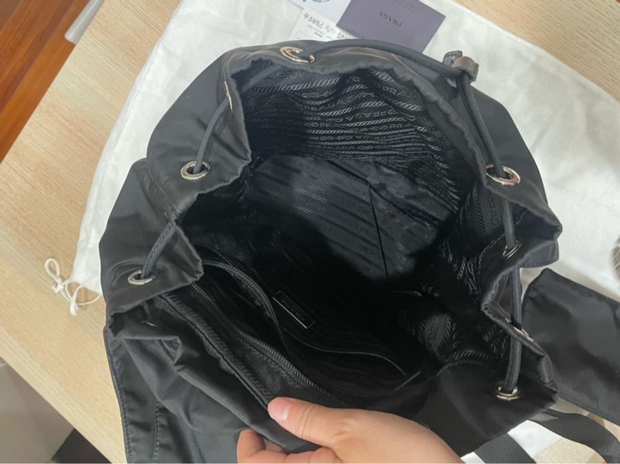 PRADA Re-Nylon 中型背包+化妝袋-4