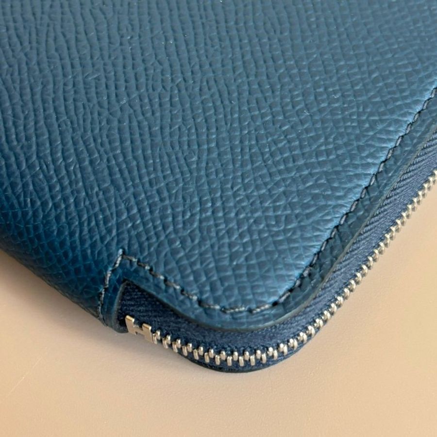 ::HERMES:: Silk In 深藍色絲巾長夾-2