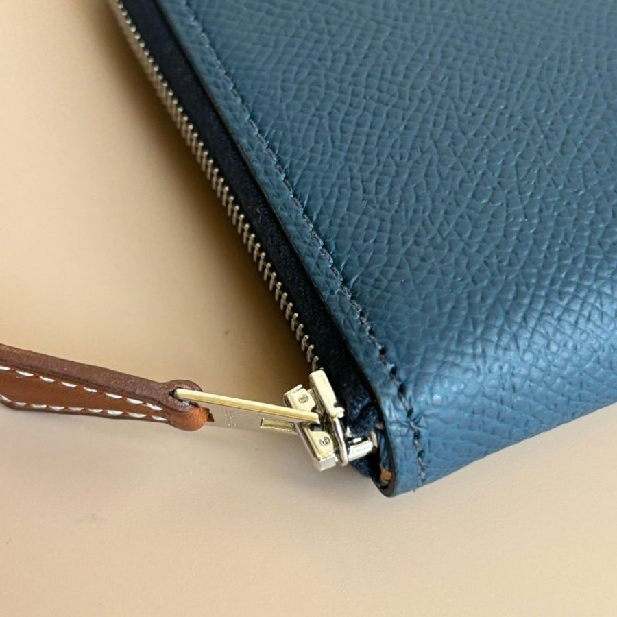 ::HERMES:: Silk In 深藍色絲巾長夾-3