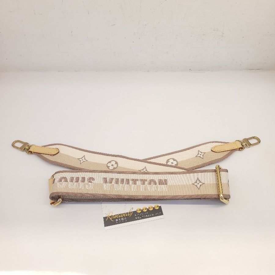 LV 經典MONOGRAM 帆布印花背帶 (米色)已售出-4
