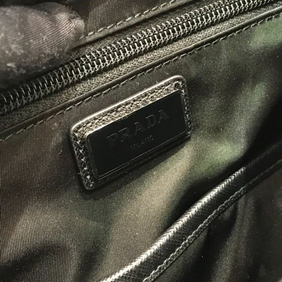 ✨2026季度全新✨Prada 2VZ135 再生尼龍及Saffiano皮革背包 黑色-11