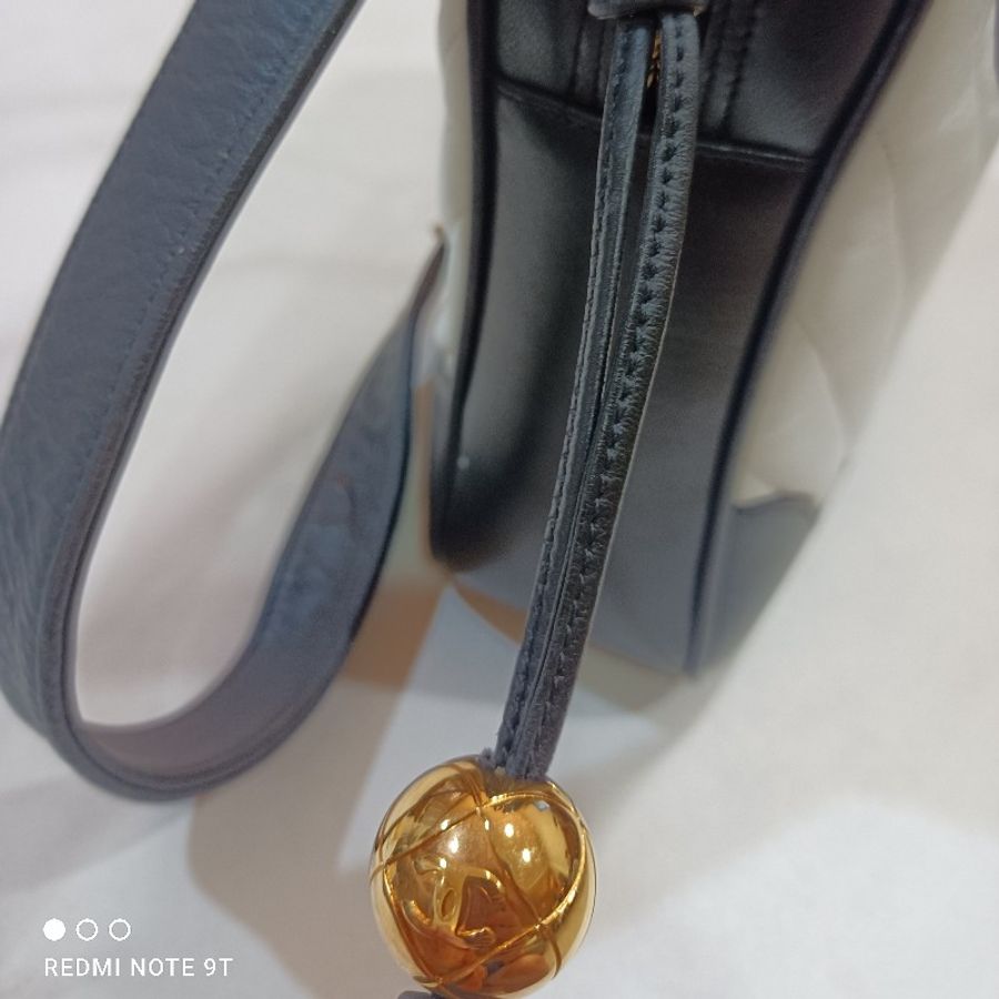 Chanel vintage V stich 黑白撞色手提肩背包-4