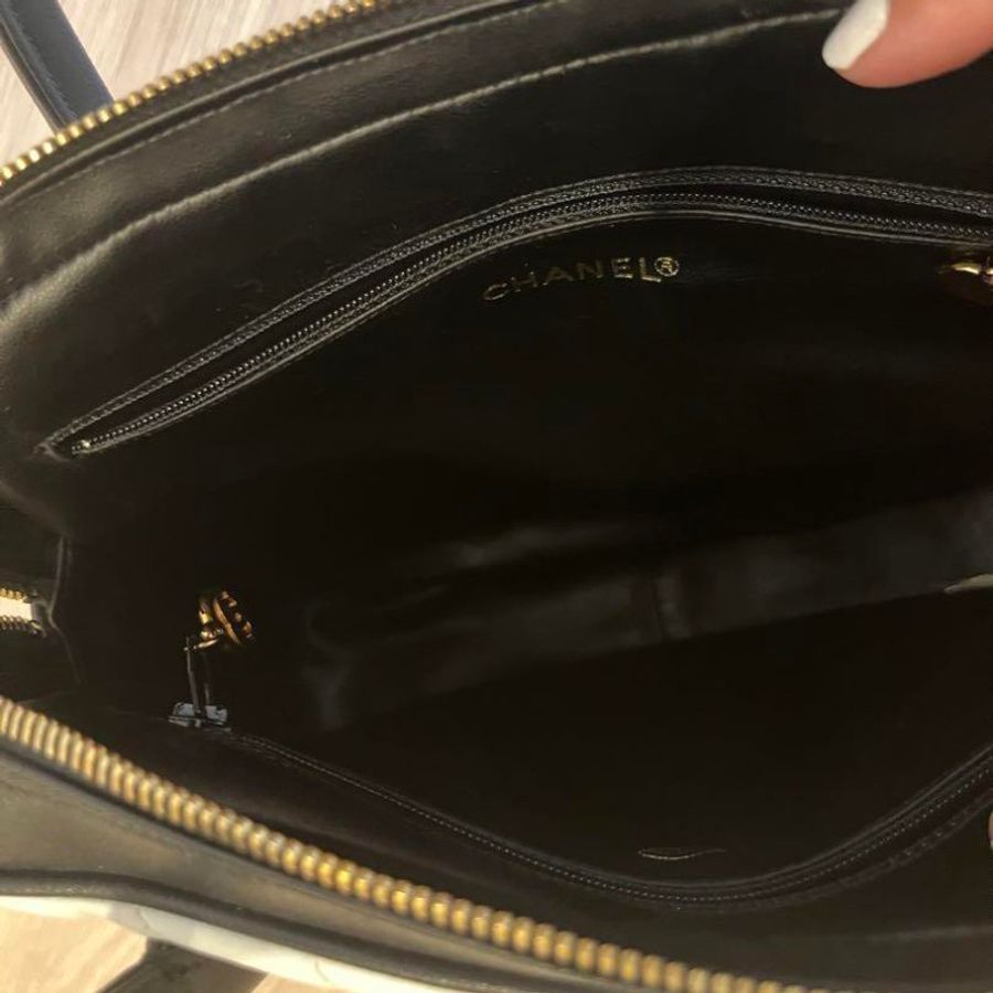 Chanel vintage V stich 黑白撞色手提肩背包-15