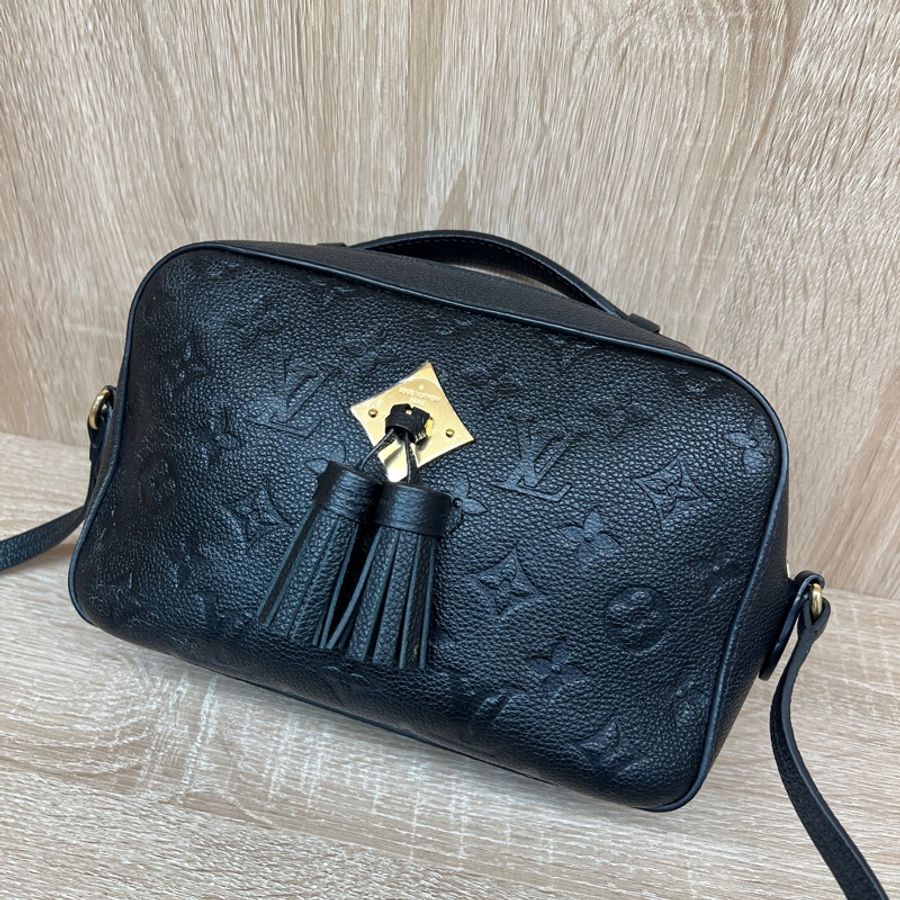 LV 黑牛皮壓紋金釦手提斜背相機包M44593-0