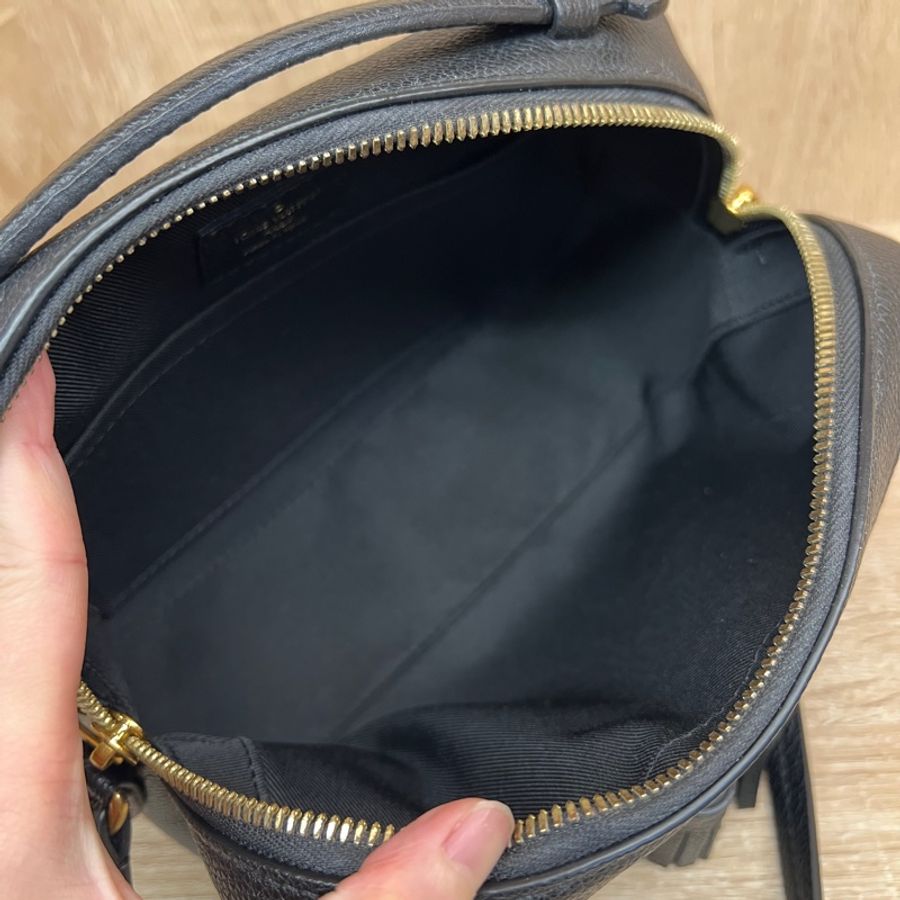 LV 黑牛皮壓紋金釦手提斜背相機包M44593-8