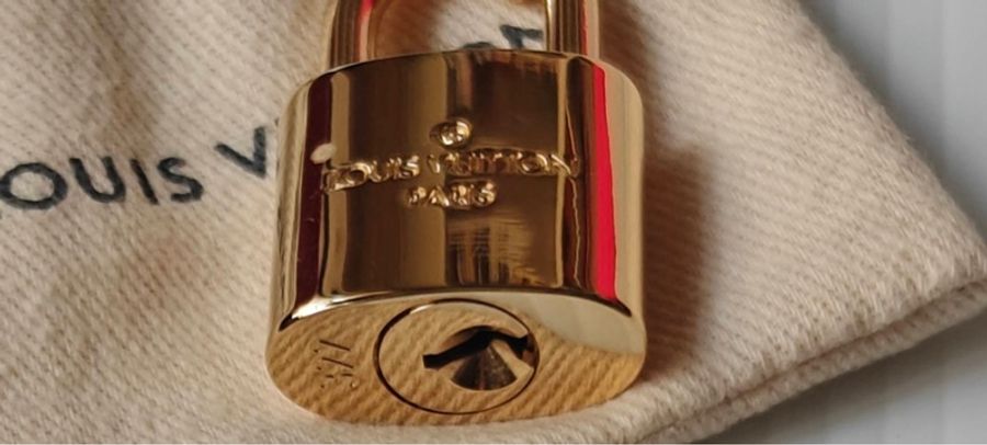 Louis Vuitton 路易威登 鎖🔒扣吊飾-2