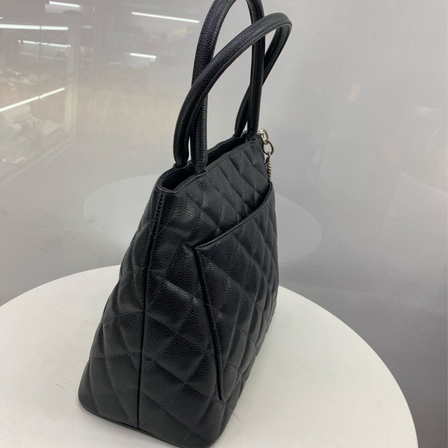 chanel Medaillon Tote Bag-2