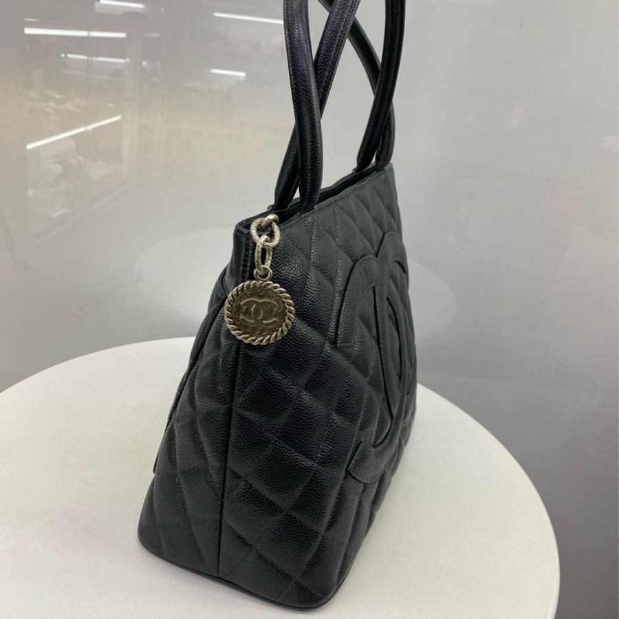 chanel Medaillon Tote Bag-3