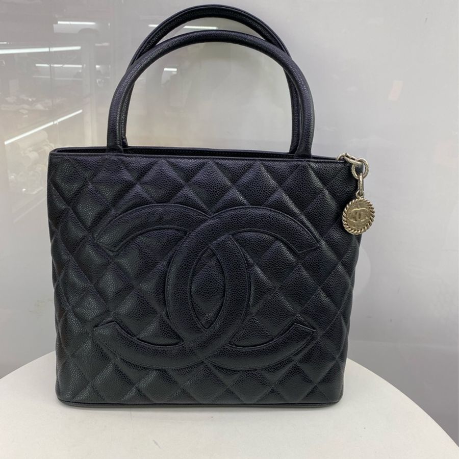 chanel Medaillon Tote Bag-6