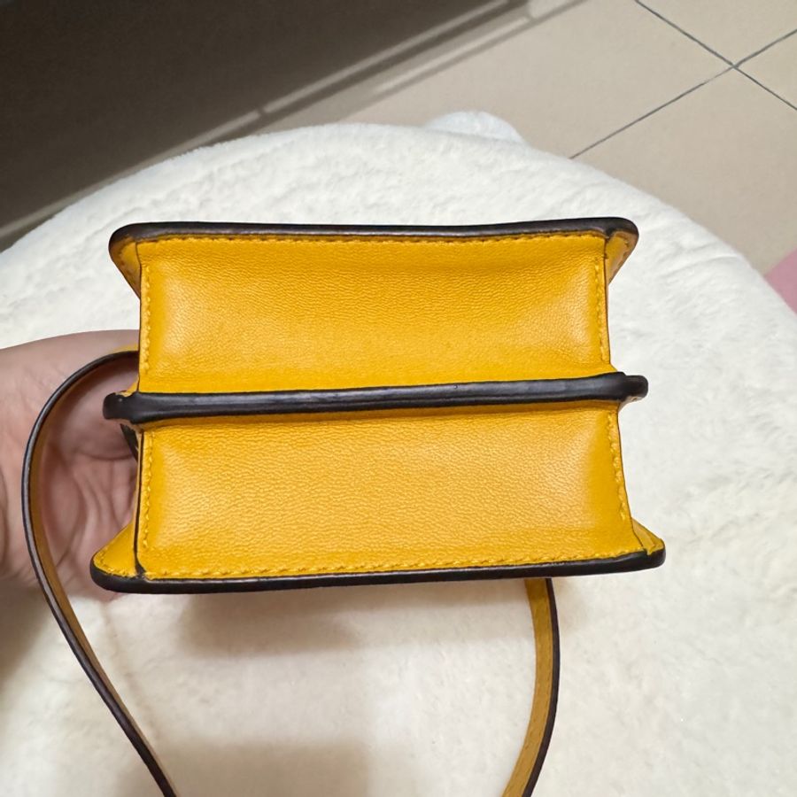 Fendi 黃色超迷你peekaboo-2