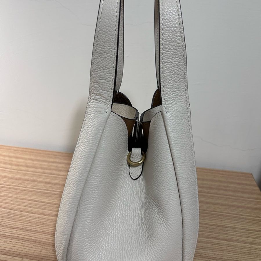 coach Hadley Hobo 21-3