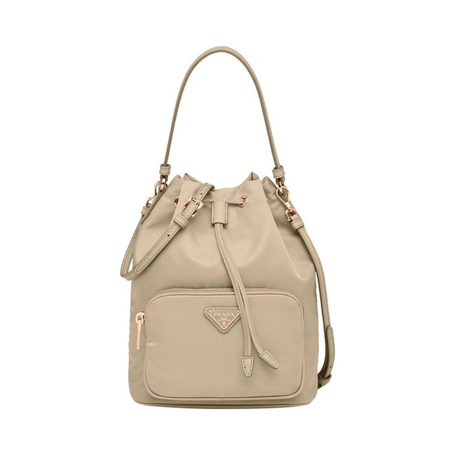 Prada 1BH038 Duet 尼龍提把水桶包 沙色《當季專櫃正售★全新商品 》-8