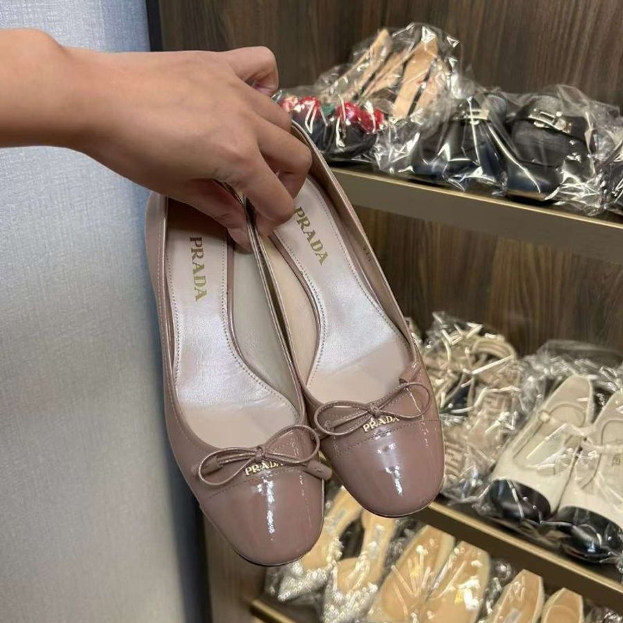 PRADA 尺寸37.5 很新-2