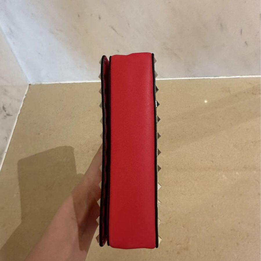 valentino 卯釘斜背鏈條包-4