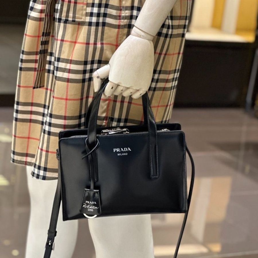🎁當季特價🎁Prada 1BA357 Re-Edition 1995 復刻版拋光皮革迷你包 黑色《當季專櫃正售★全新商品 》-5
