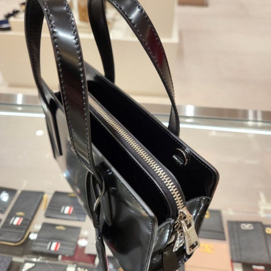 🎁當季特價🎁Prada 1BA357 Re-Edition 1995 復刻版拋光皮革迷你包 黑色《當季專櫃正售★全新商品 》-9