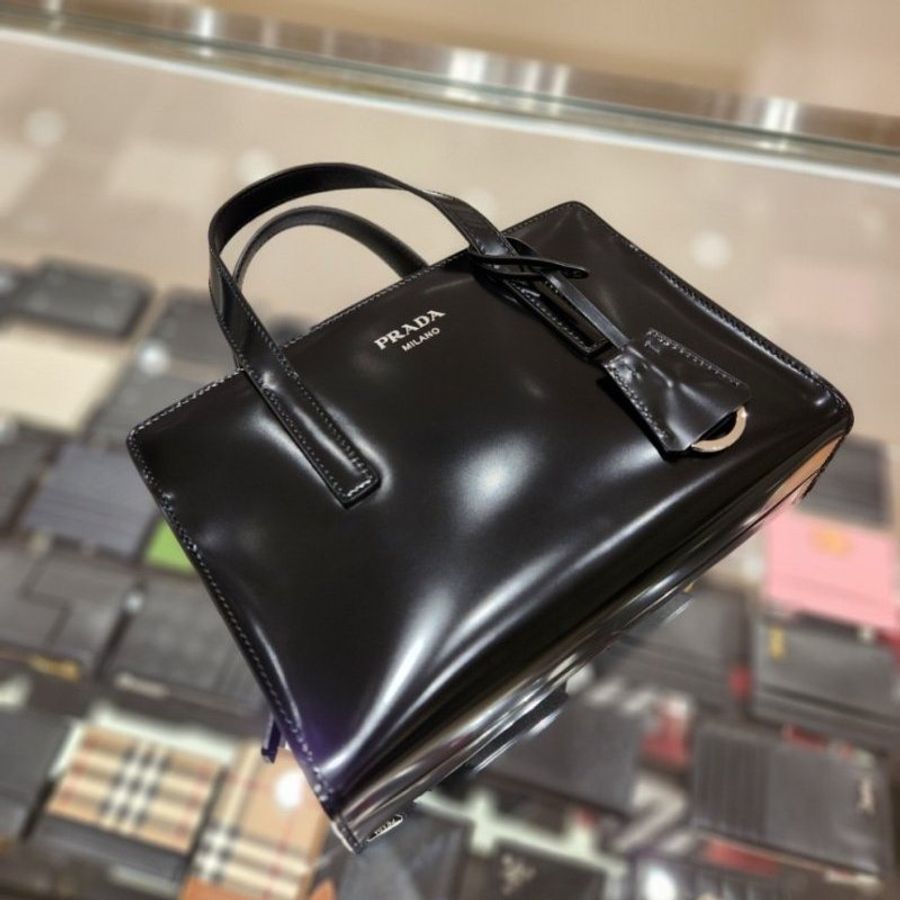 🎁當季特價🎁Prada 1BA357 Re-Edition 1995 復刻版拋光皮革迷你包 黑色《當季專櫃正售★全新商品 》-12