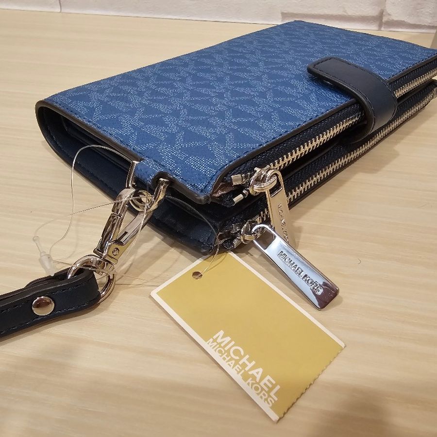 MICHAEL KORS MK 多功能雙拉鍊手掛式 手拿包 中夾 長夾 手機包 護照夾(牛仔 藍色 )-9