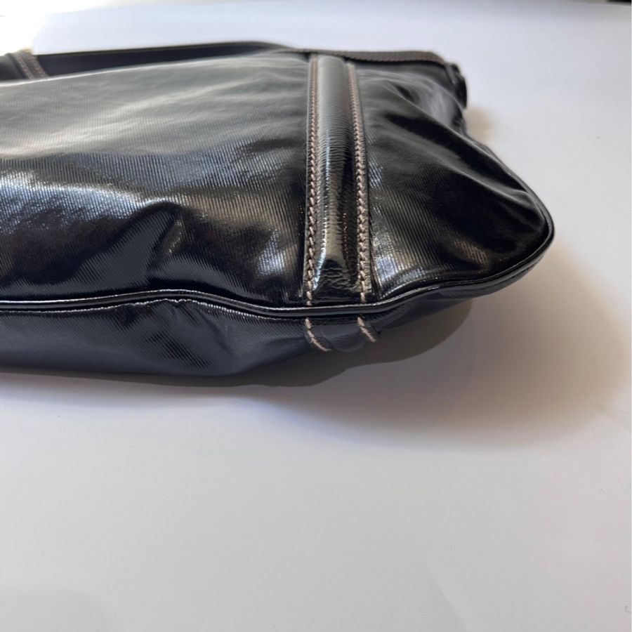 Gucci古馳漆皮復古雙G單肩包-5