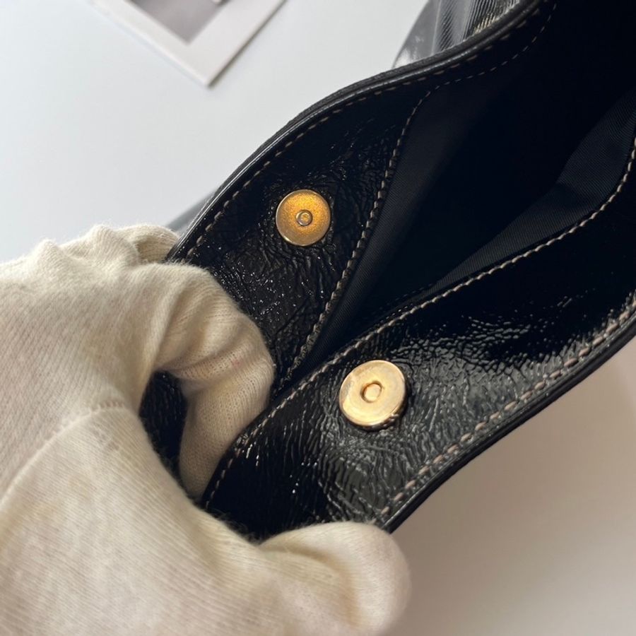 Gucci古馳漆皮復古雙G單肩包-7