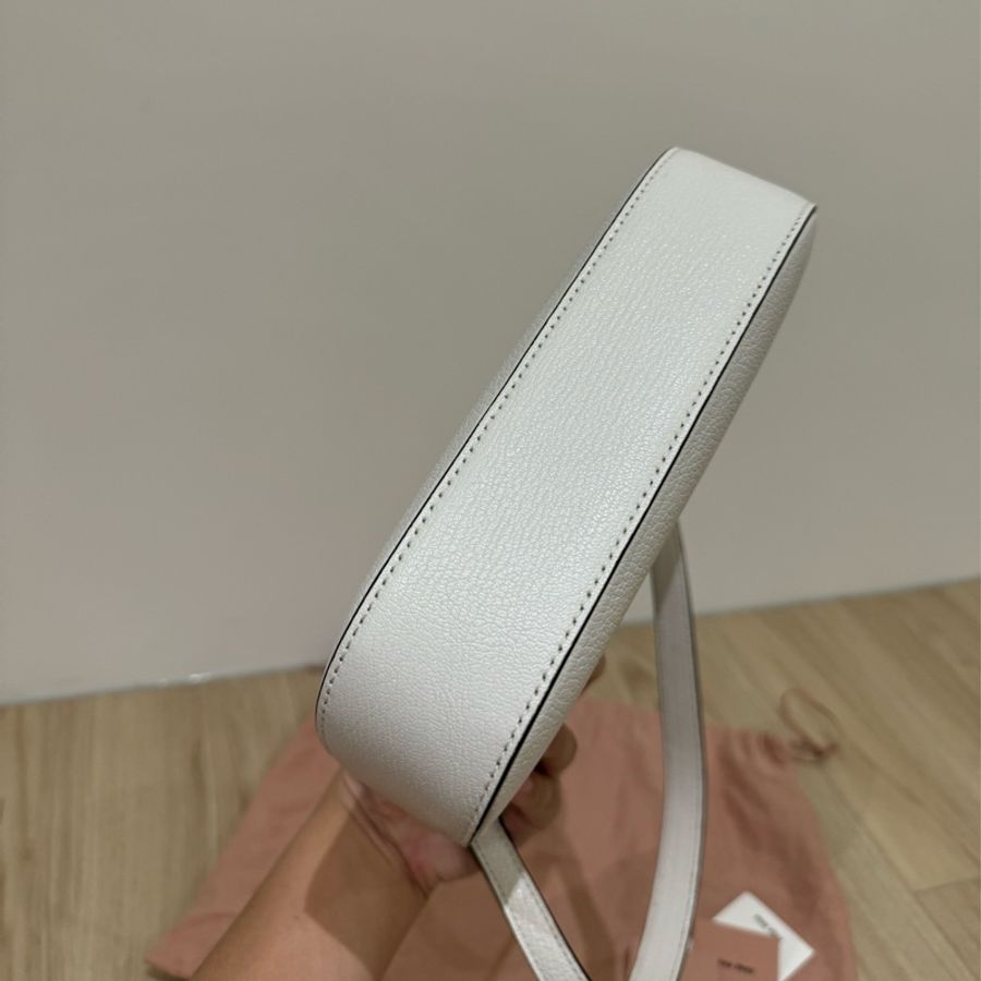 MIU MIU Hobo肩夾包白皮金字9成新-3