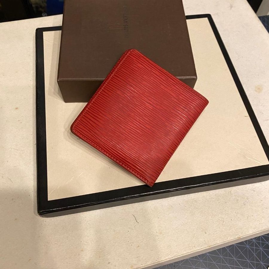 LV 紅色直立6卡短夾-7