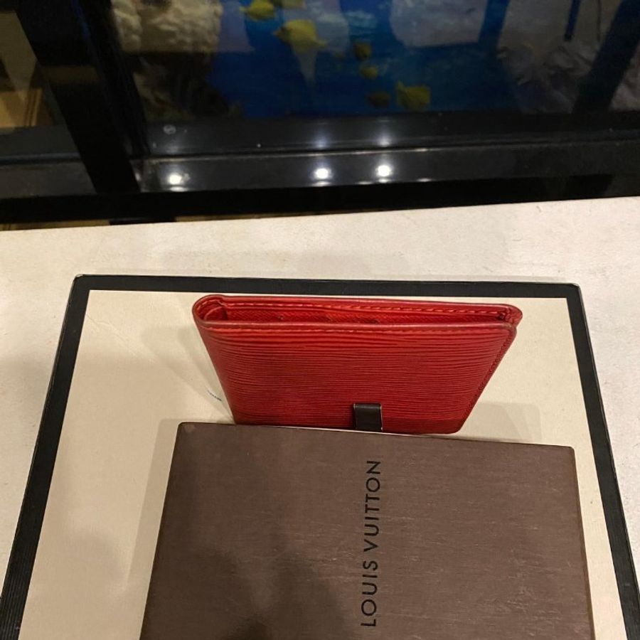 LV 紅色直立6卡短夾-12