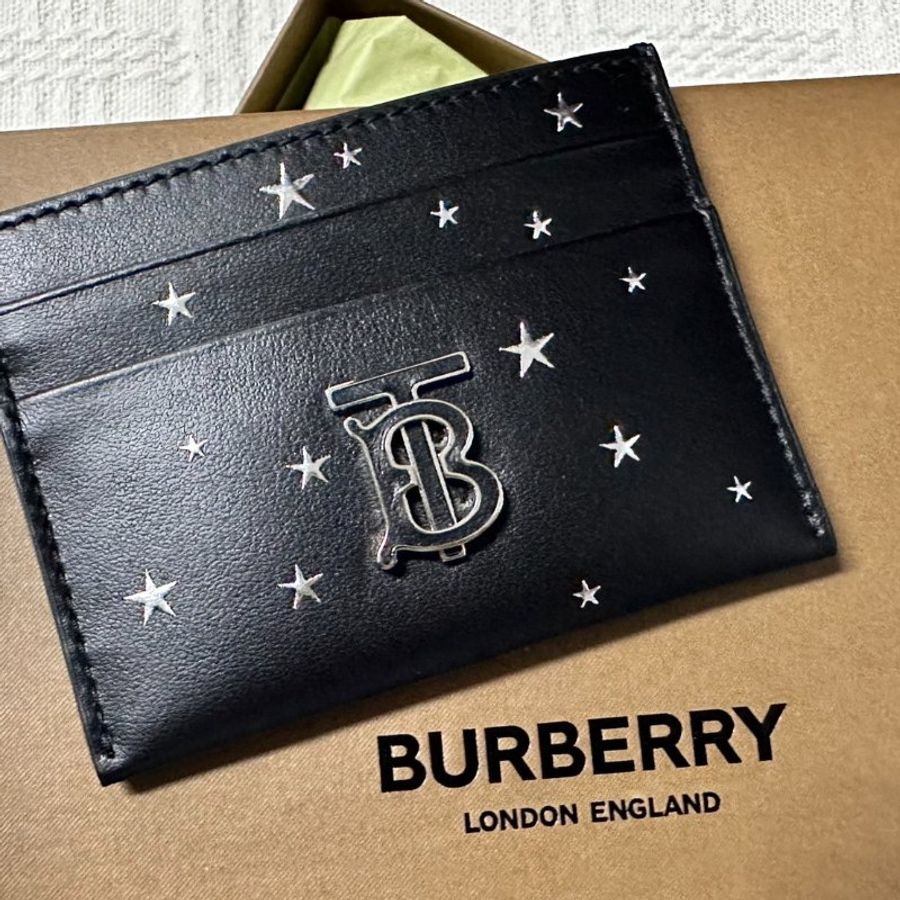 BURBERRY 星星緹花TB卡夾 (全新)✨-1