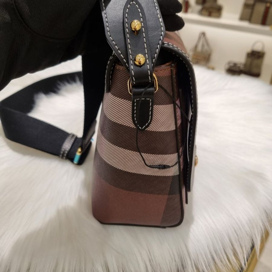 Burberry 80713851 帆布拼皮革 Note 翻蓋 包 樺木棕《當季專櫃正售★全新商品 》-3