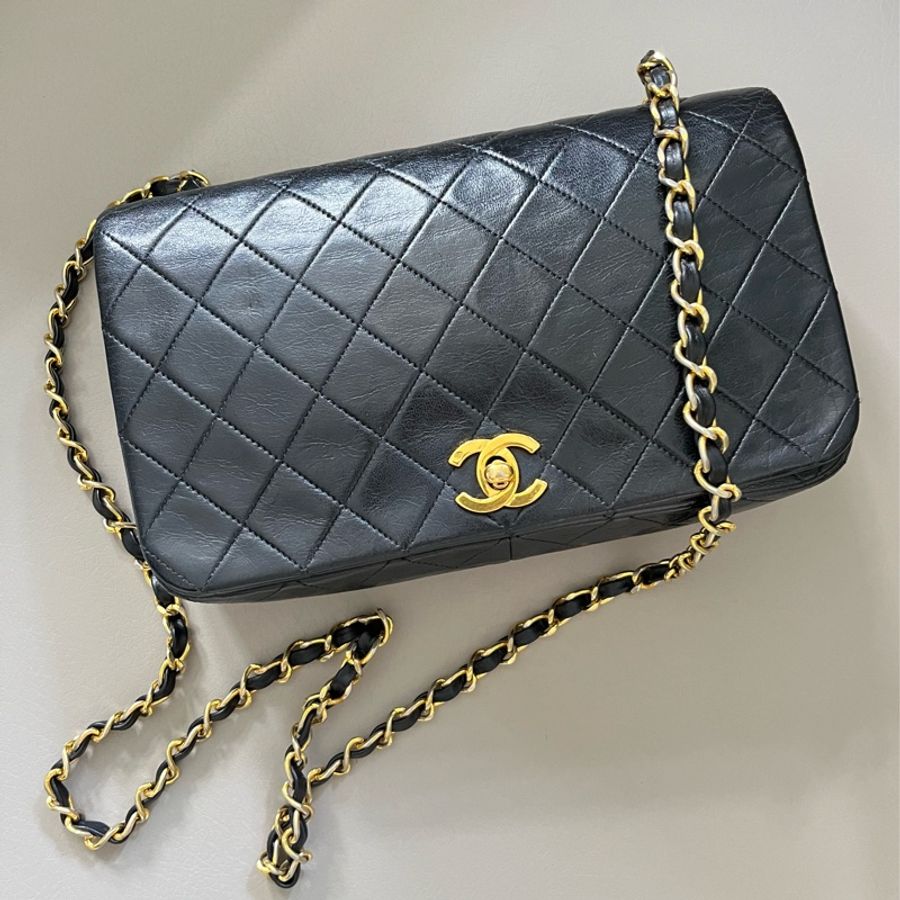 Chanel Vintage 黑色金鏈口蓋包-0
