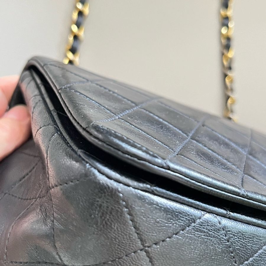 Chanel Vintage 黑色金鏈口蓋包-17
