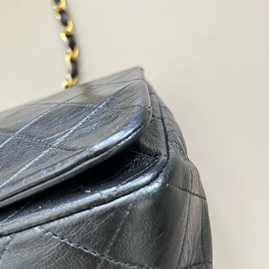 Chanel Vintage 黑色金鏈口蓋包-18