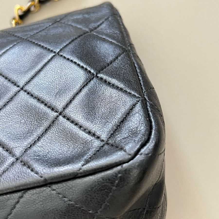 Chanel Vintage 黑色金鏈口蓋包-20