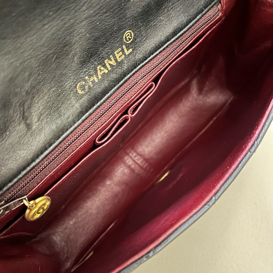 Chanel Vintage 黑色金鏈口蓋包-22